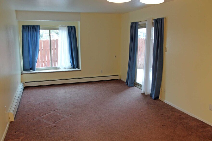 Building Photo - 4535 North Carefree Circle