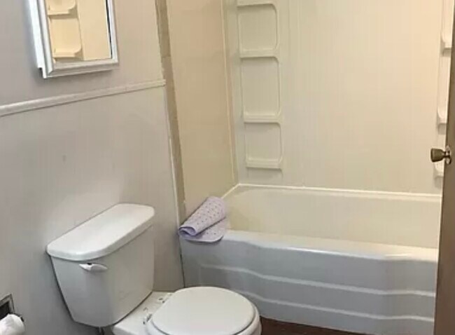 Building Photo - 71 Oak St