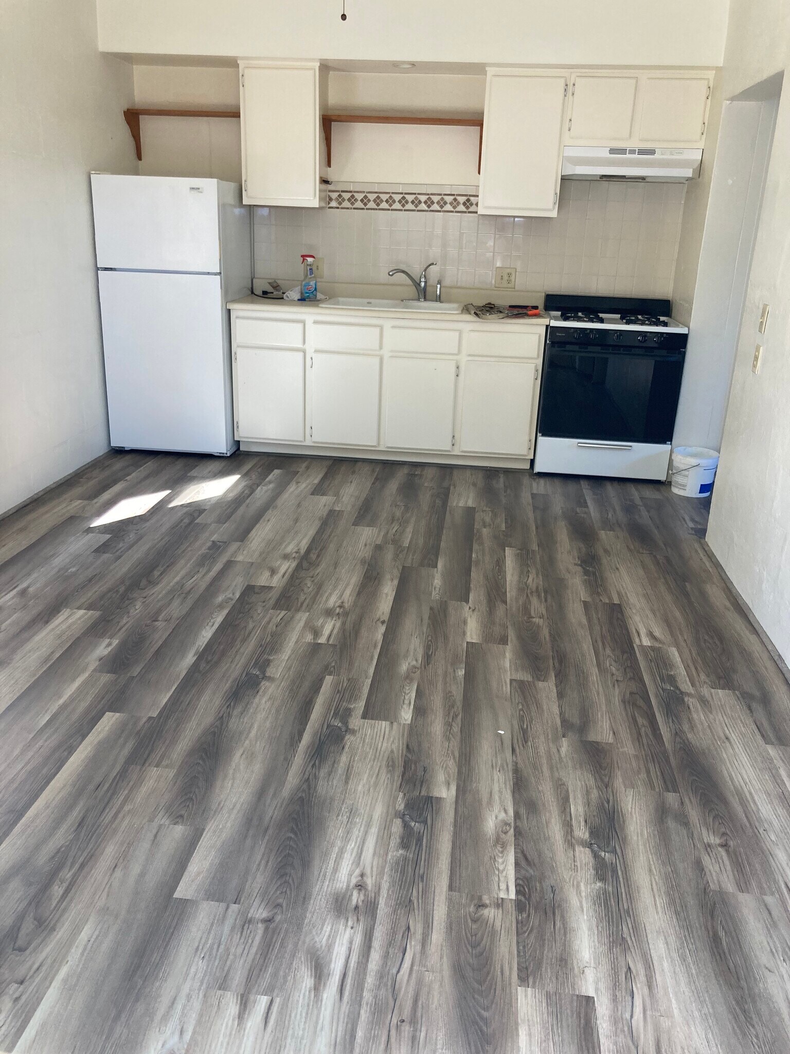 Building Photo - 1278 E Collins St