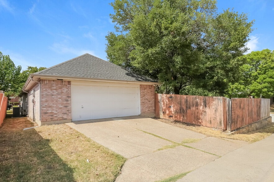 Building Photo - 863 Sonora Ln