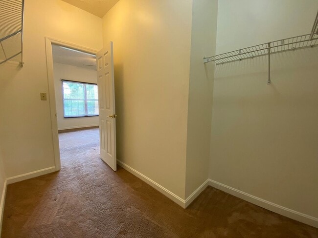 Building Photo - 106 Amber Ln