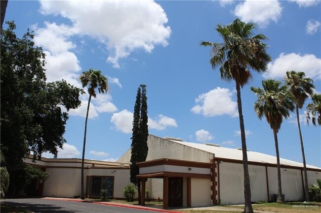 Building Photo - 12 Ashley Dr