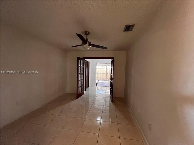 Building Photo - 819 NE 214th Ln