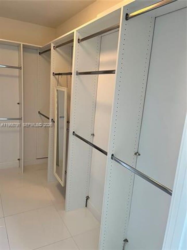 Building Photo - 19707 Turnberry Way