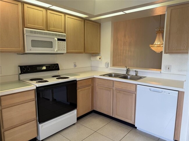 Building Photo - 13801 Timberland Dr