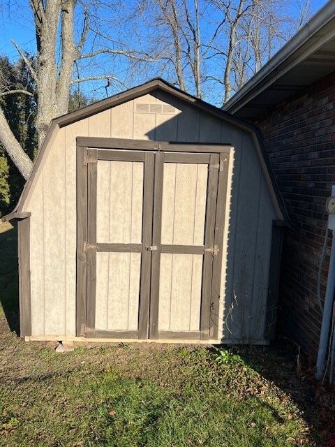 Building Photo - 601 Rizek Dr