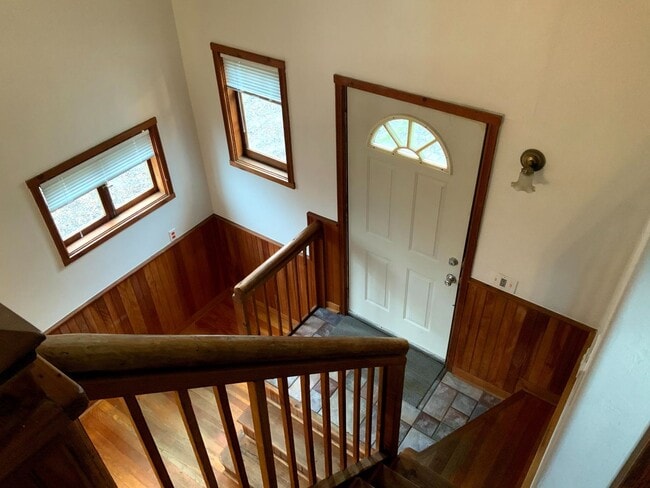 Building Photo - 1 Bedroom House in the Whit