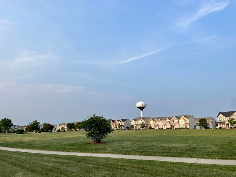 Green space - 1068 E 115th Ct