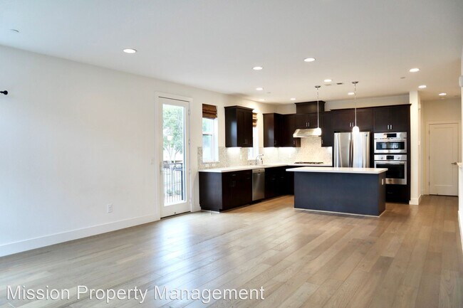 Building Photo - 4 br, 4.5 bath House - 39165 Declaration St