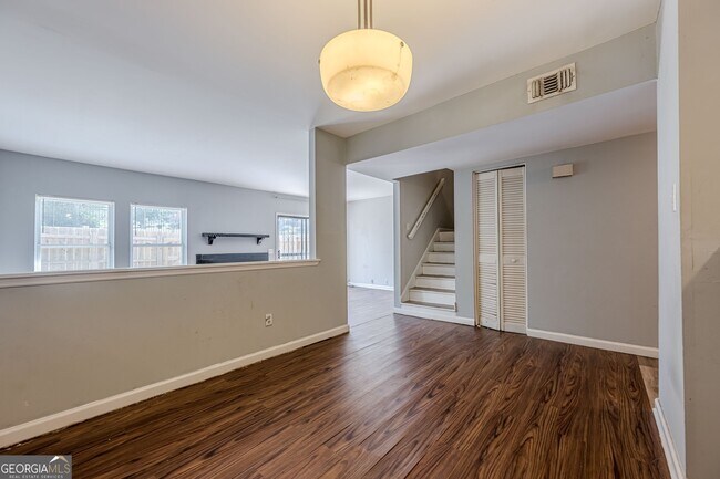 Building Photo - 2016 Oak Park Ln