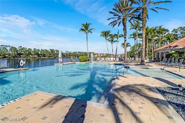 Building Photo - 1664 Tarpon Bay Dr S