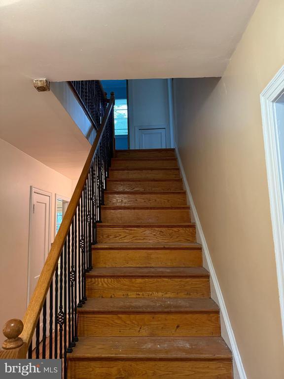 Building Photo - 2211 32nd Pl SE