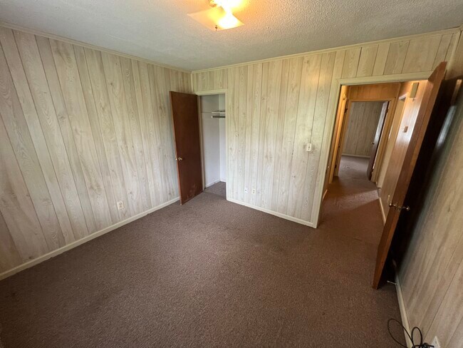 Building Photo - 2208 Candlewood Dr SW