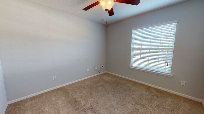 Building Photo - Beautiful home for rent in Deerfield Prese...