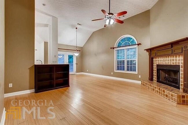 Building Photo - 154 Strathmore Dr