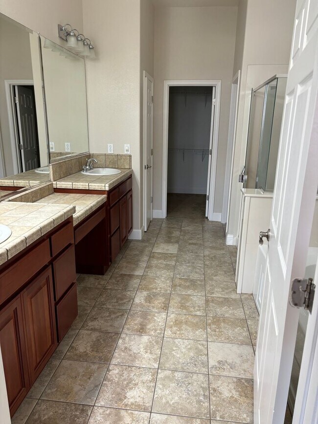 Building Photo - BEAUTIFUL 4 Bedroom Home 2.5 BA in Plumas Lake AVAILABLE NOW!