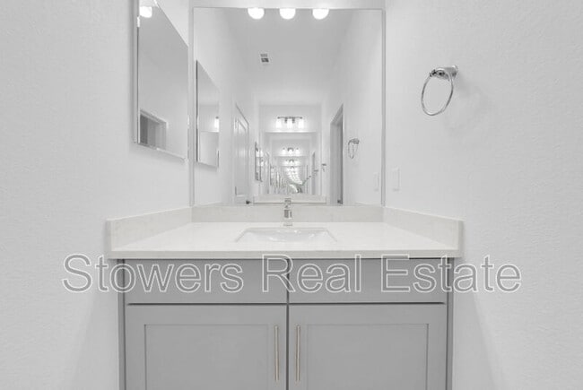 Building Photo - 3001 Ivory Ter