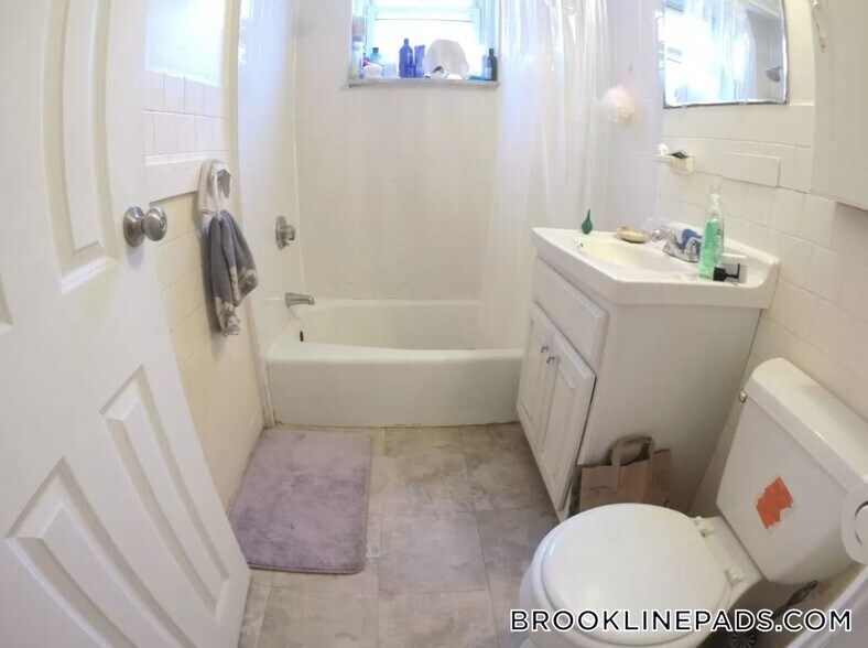 Building Photo - 241 Freeman St