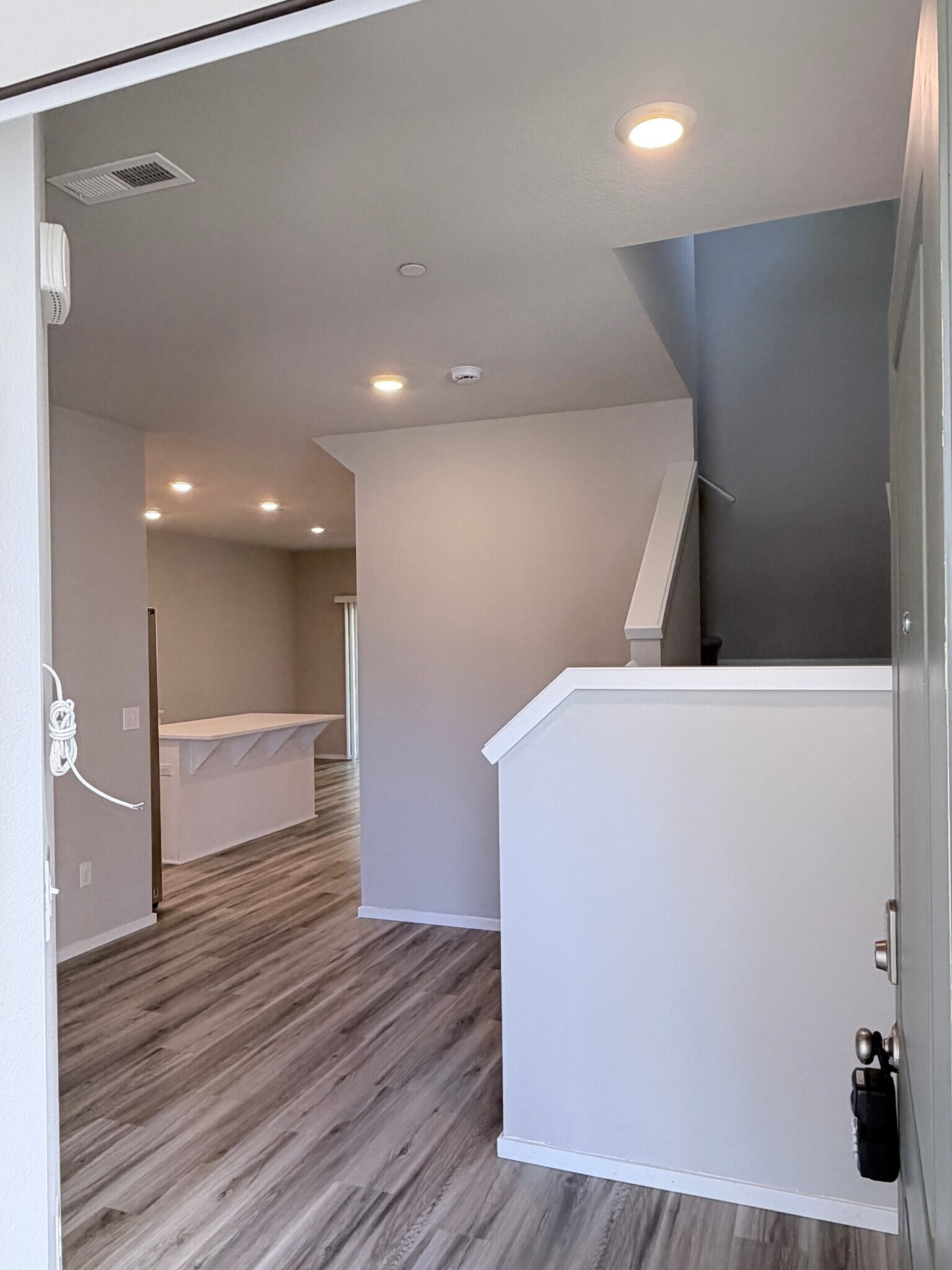 Building Photo - 9452 N Chestnut Ct