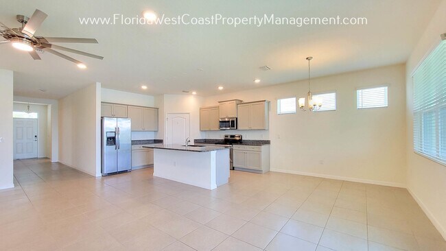Building Photo - PET FRIENDLY LAKEWOOD RANCH 4 BED/2 BATH H...