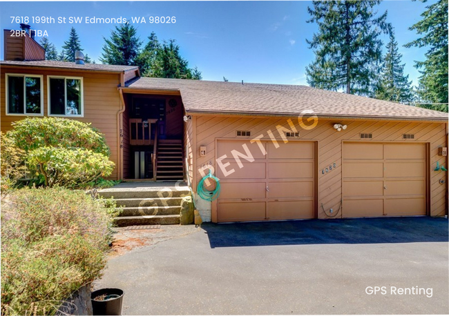 Primary Photo - Spacious 2 bedroom with Garage Parking!