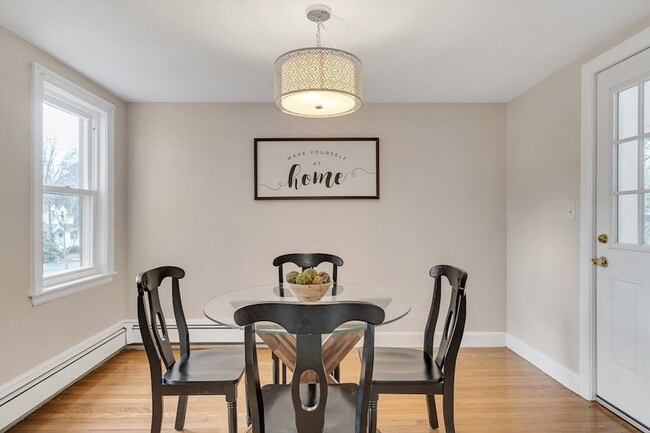 Building Photo - 24 Ledgelawn Ave