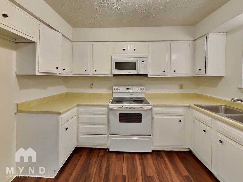 Building Photo - 4202 Chestergate Dr