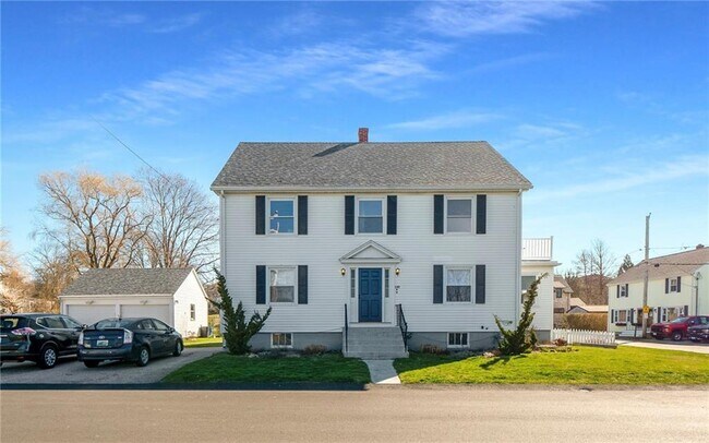 Primary Photo - 147 Center Ave