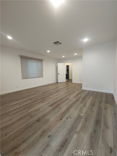 Building Photo - 17423 Burbank Blvd