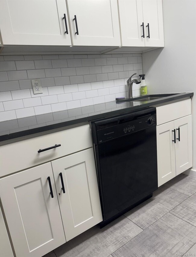 Building Photo - 235 W Park Ave