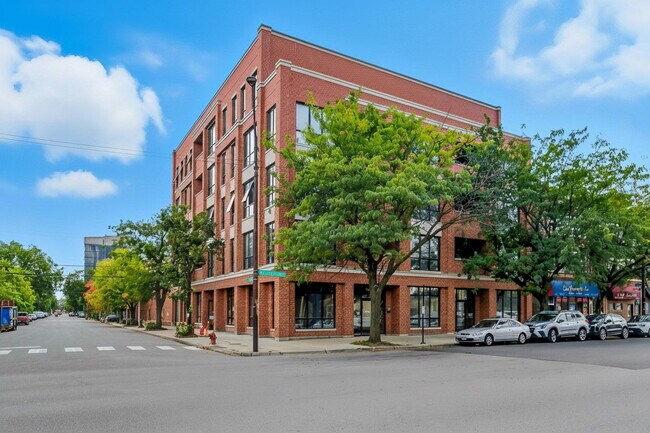 Primary Photo - 2354 N Washtenaw Ave