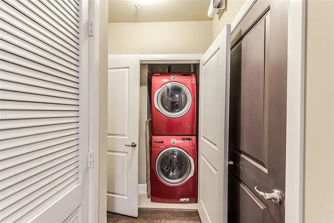 Laundry Area - 300 St Joseph Pky