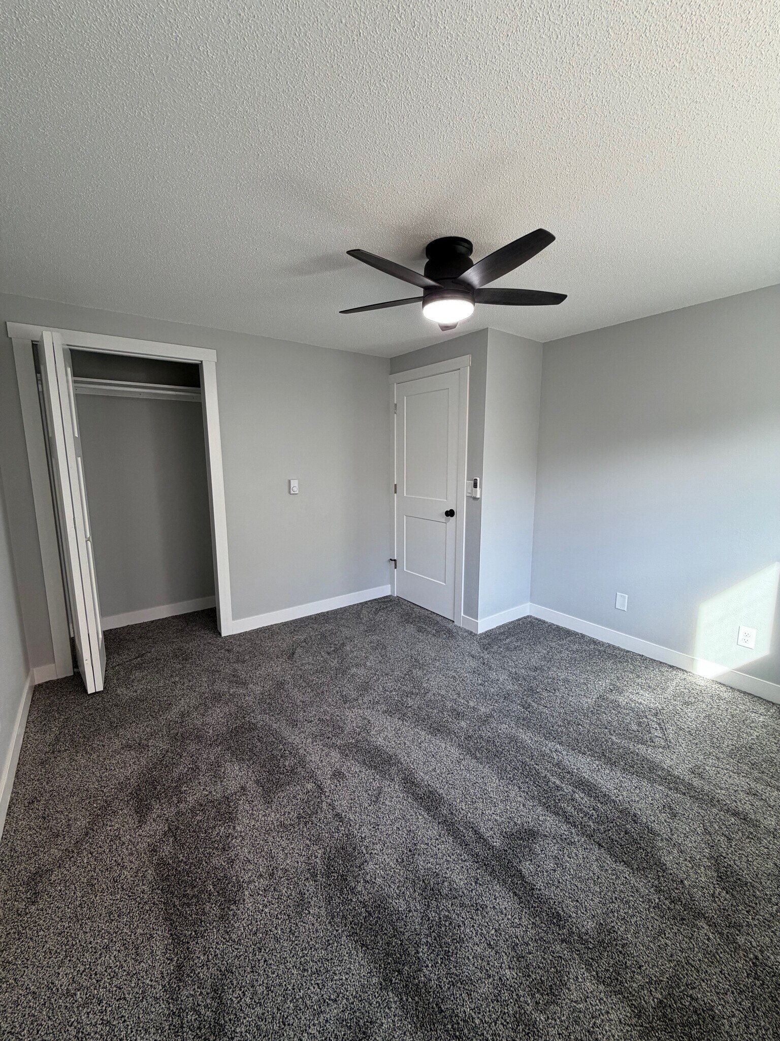 Building Photo - 1413 Charles St