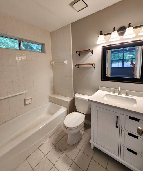 Building Photo - 550 Teal Ln