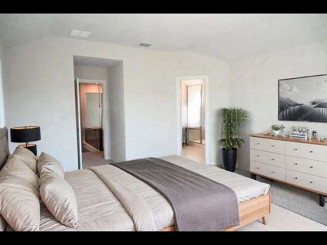 Building Photo - 1012 Portina Dr