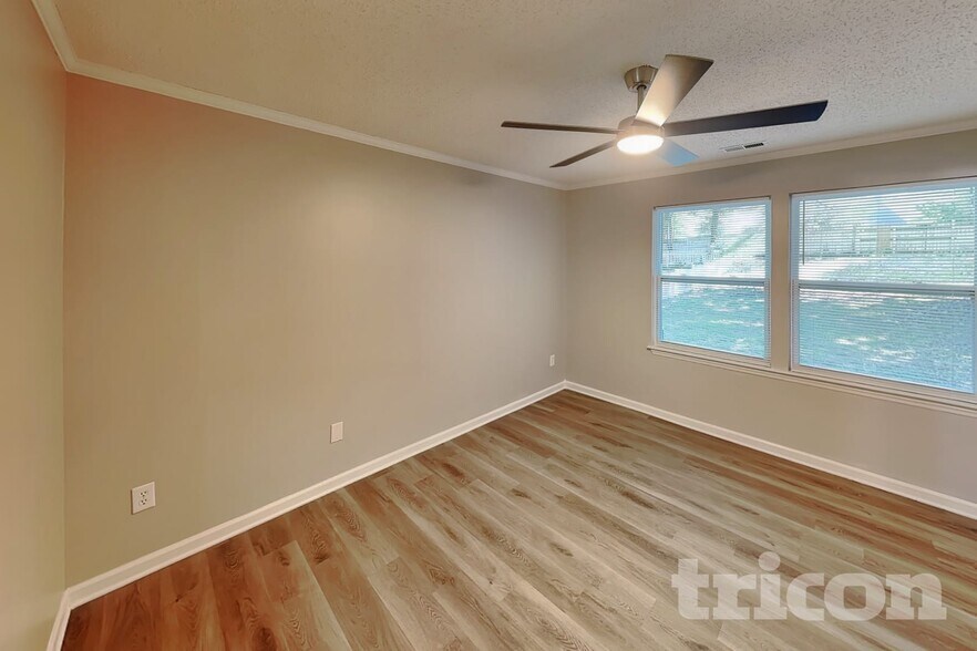 Building Photo - 2104 David Earl Dr