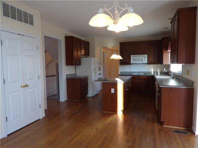 Building Photo - 10201 Hartwood Ct