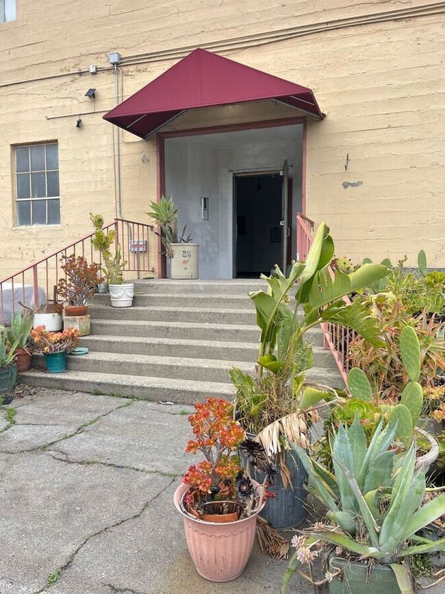 Building Photo - 1341 58th Ave