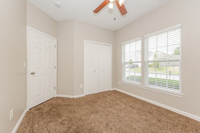 Building Photo - 1008 Solomon Ln