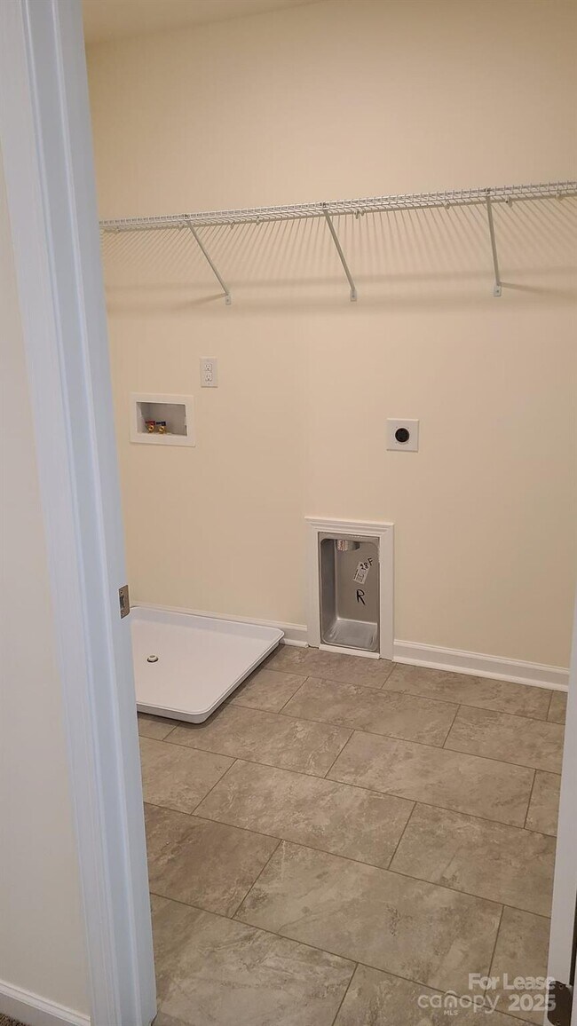 Building Photo - 2841 Yeager Dr NW