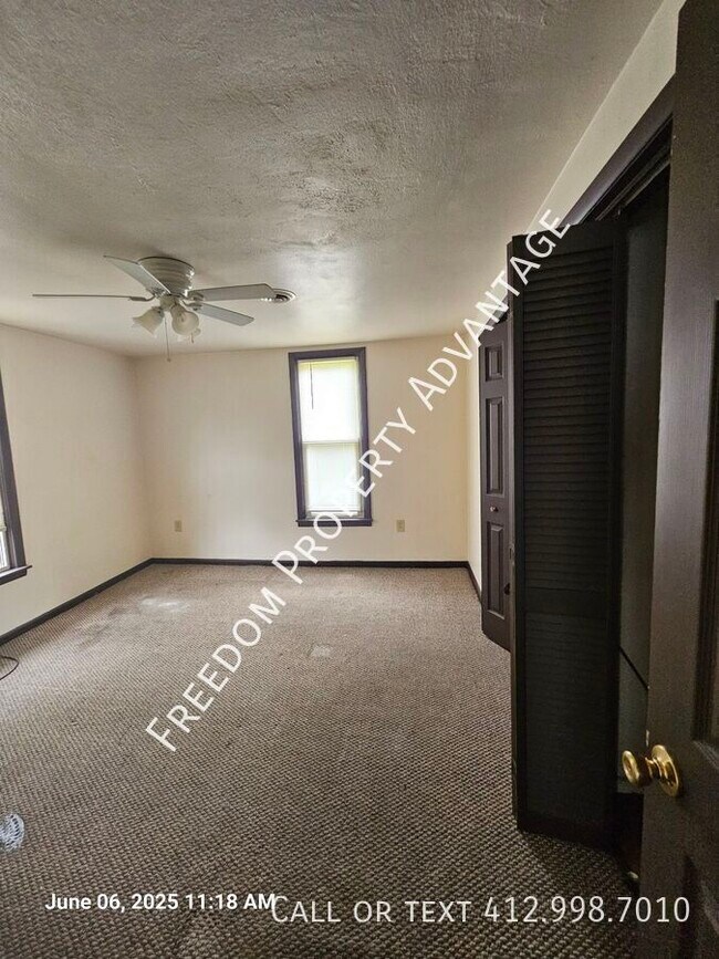 Building Photo - 130 Hall Ave