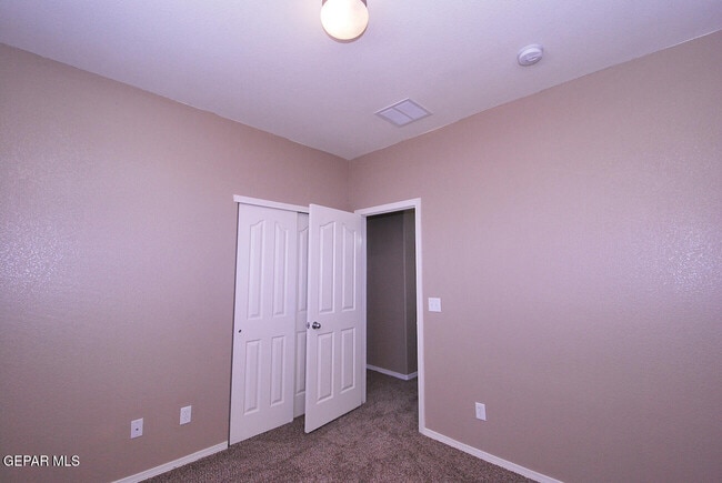 Building Photo - 5033 Lone Cactus Ct
