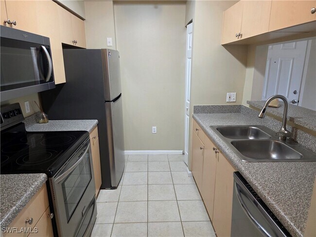 Building Photo - 1210 Reserve Way