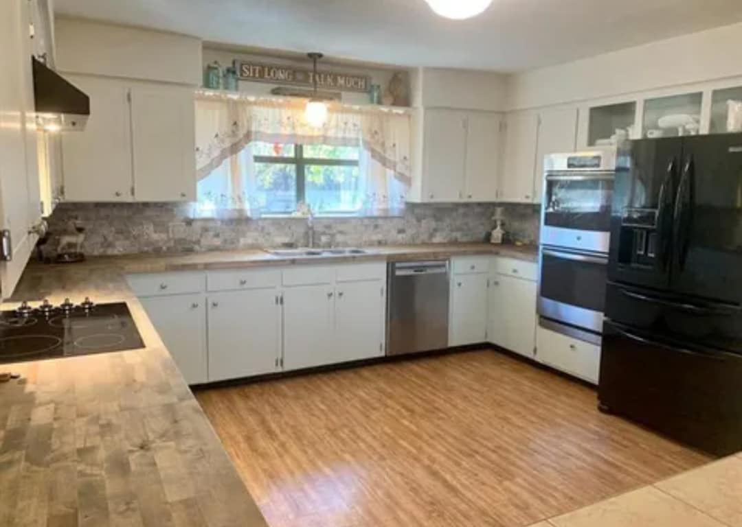 Kitchen - 12995 County Road 2919