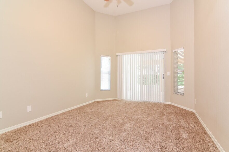 Building Photo - 2212 Kenwick Dr