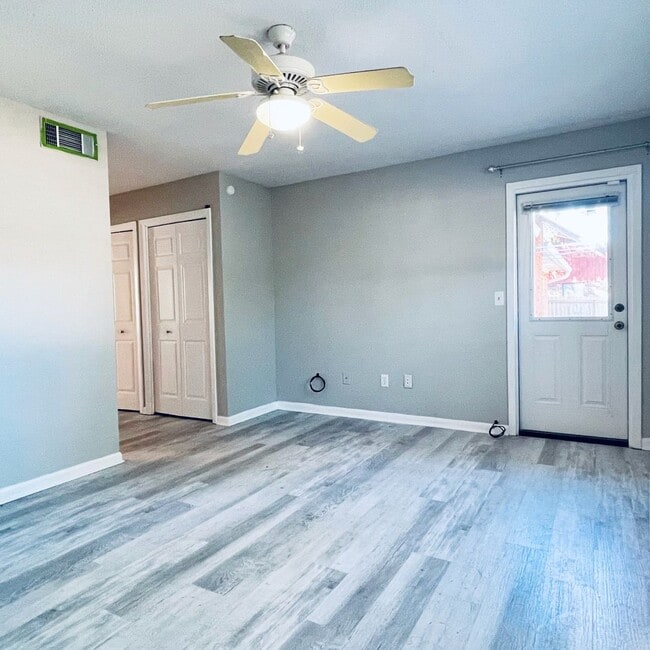 Building Photo - RENOVATED 3bed/2bth Home!
