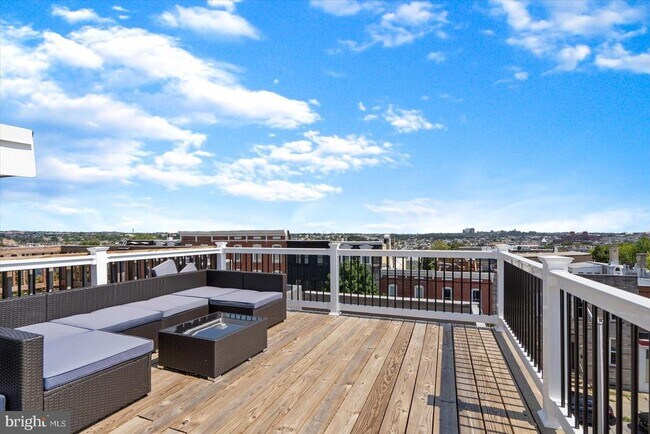 Building Photo - 104 N Patterson Park Ave