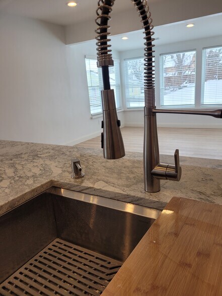 Building Photo - 3082 Norcott Dr