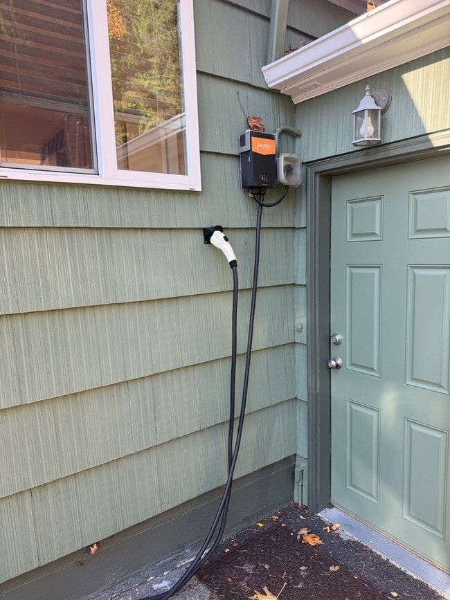 Building Photo - Super Cool Mid-Century Mod Meets Modern Updates and Amazing Pool