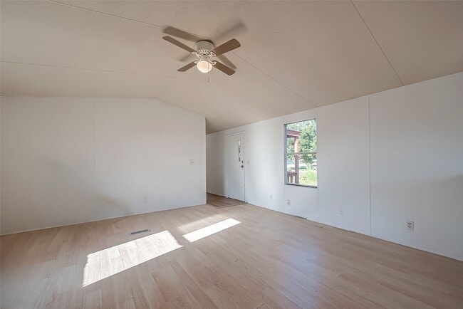 Building Photo - 13202 Hilltop Ct